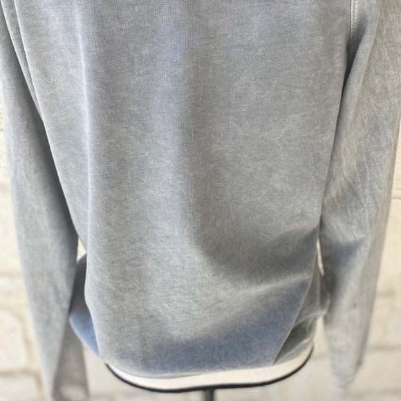 Hips AND Hair NO F.R.I.E.N.D.S. sweatshirt Size XS - Picture 9 of 10